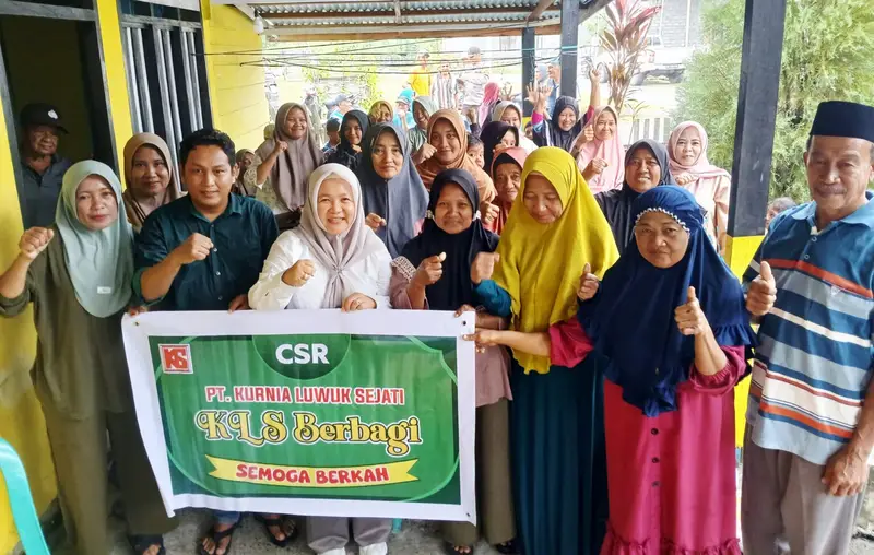 Bakti Nyata untuk Banggai, CEO PT KLS Kembali Salurkan Ratusan Paket Sembako 